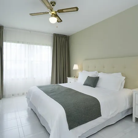 Miraflores & Country Club